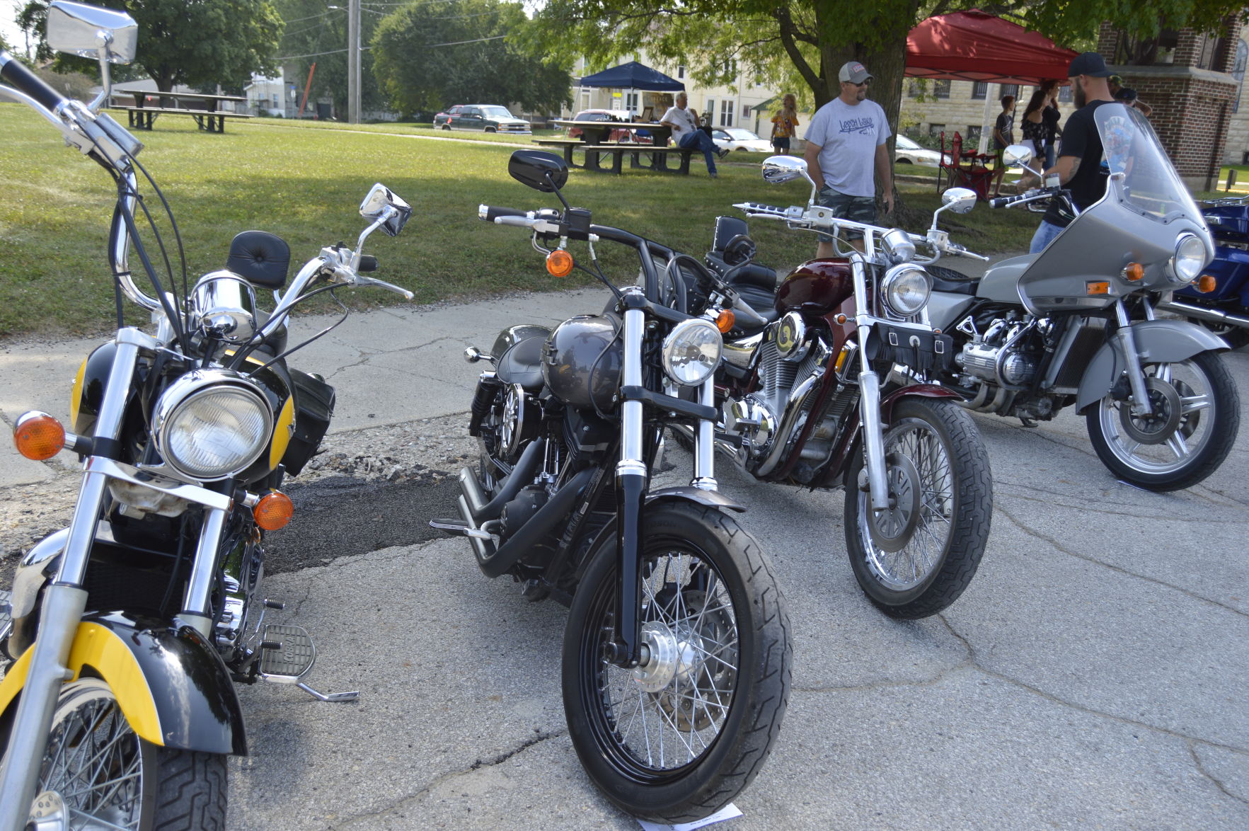 Threshing Day and Motorcycles (36).JPG